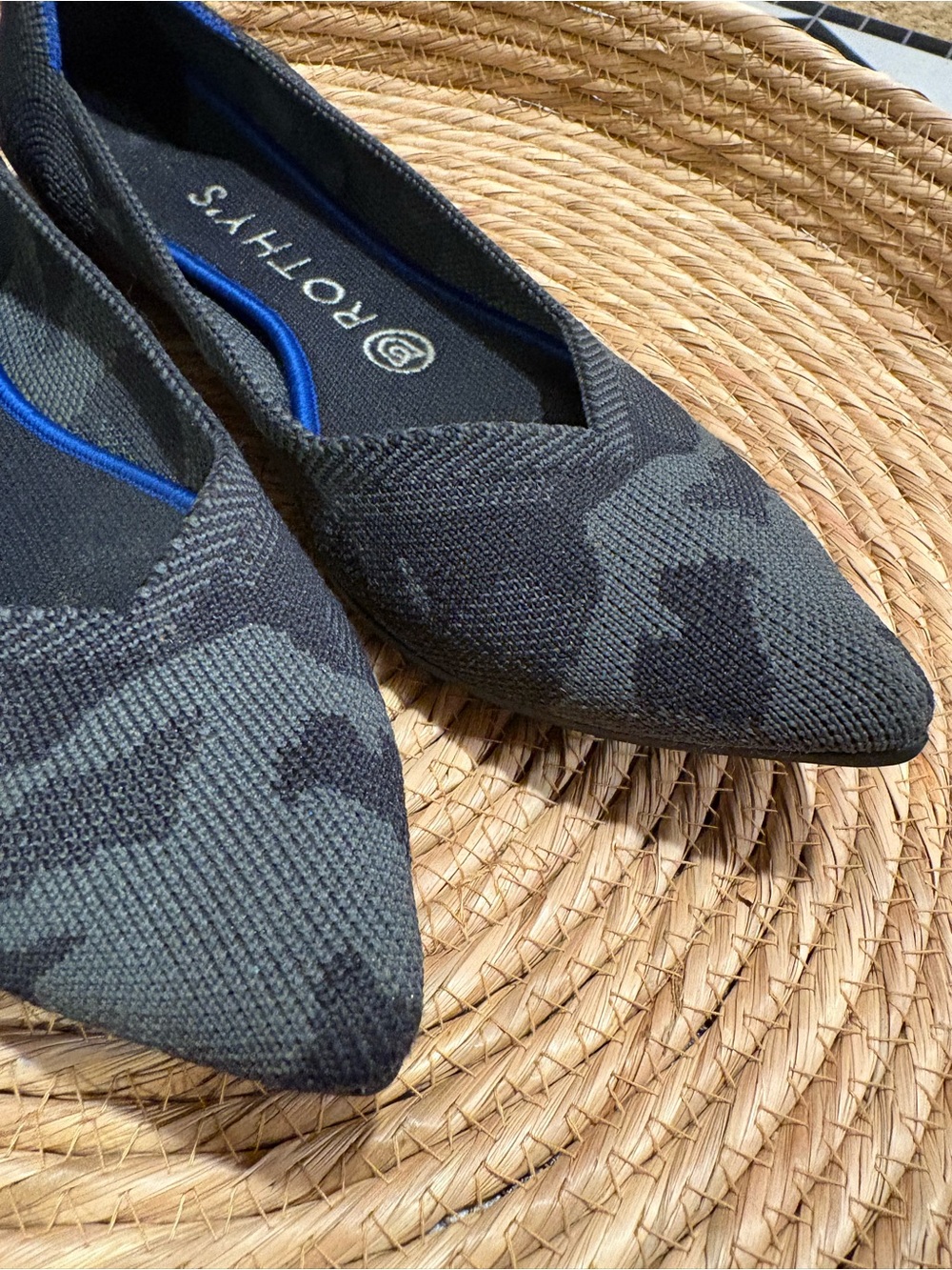 Rothy’s The Point Dark Grey Camo Ballet Flats - Pointed Toe Slip-On Design 7.5 - Picture 5 of 9